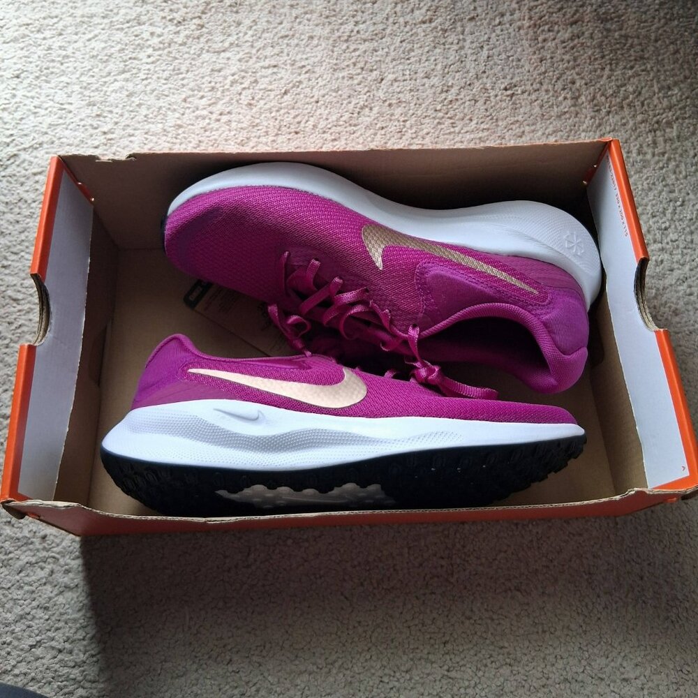 Nike Revolution 7 Womens Hot Fuchsia Red Bronze Running Shoes FB2208-501 Sz 8.5